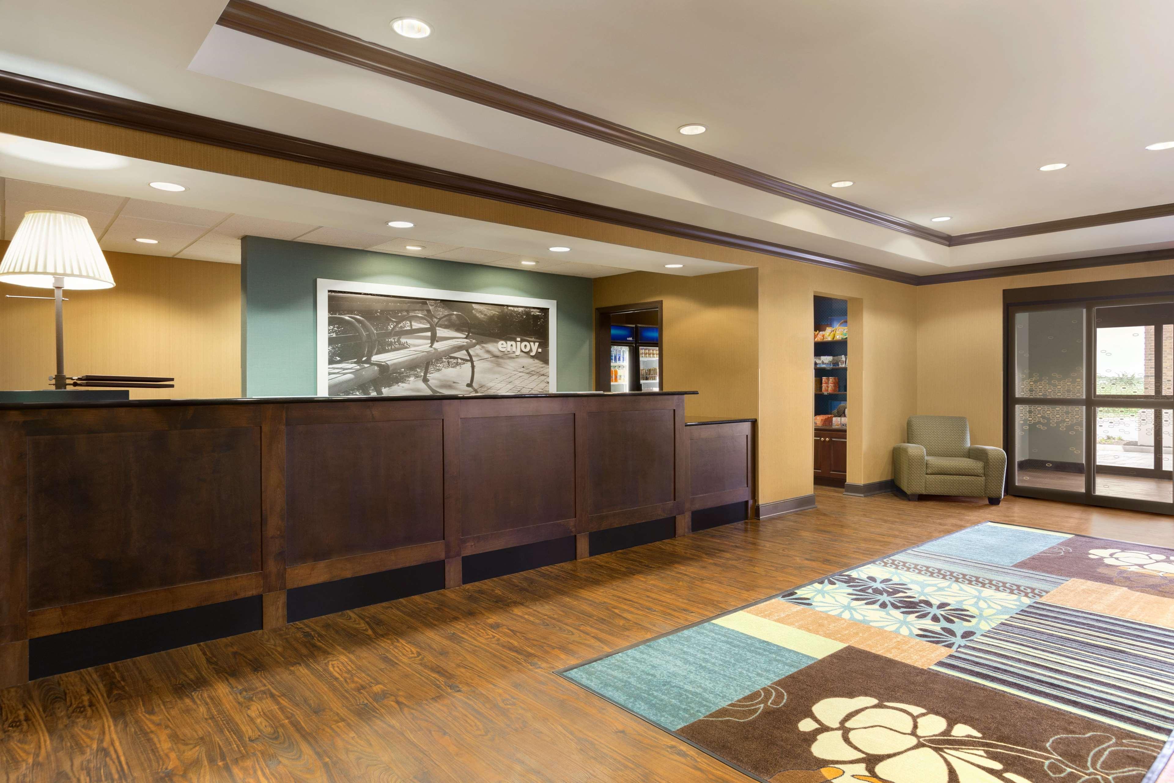 Hampton Inn Stow Экстерьер фото