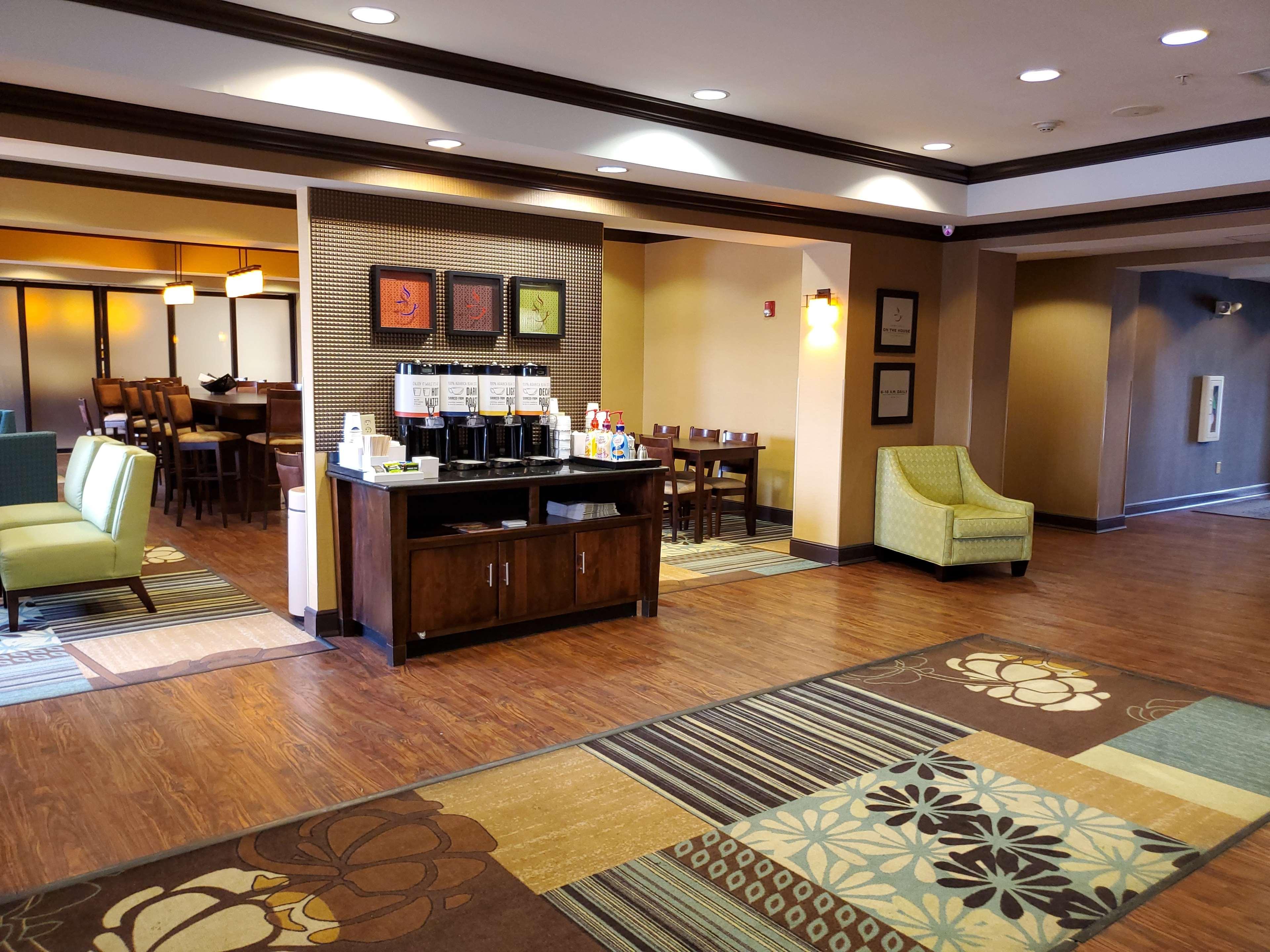 Hampton Inn Stow Экстерьер фото