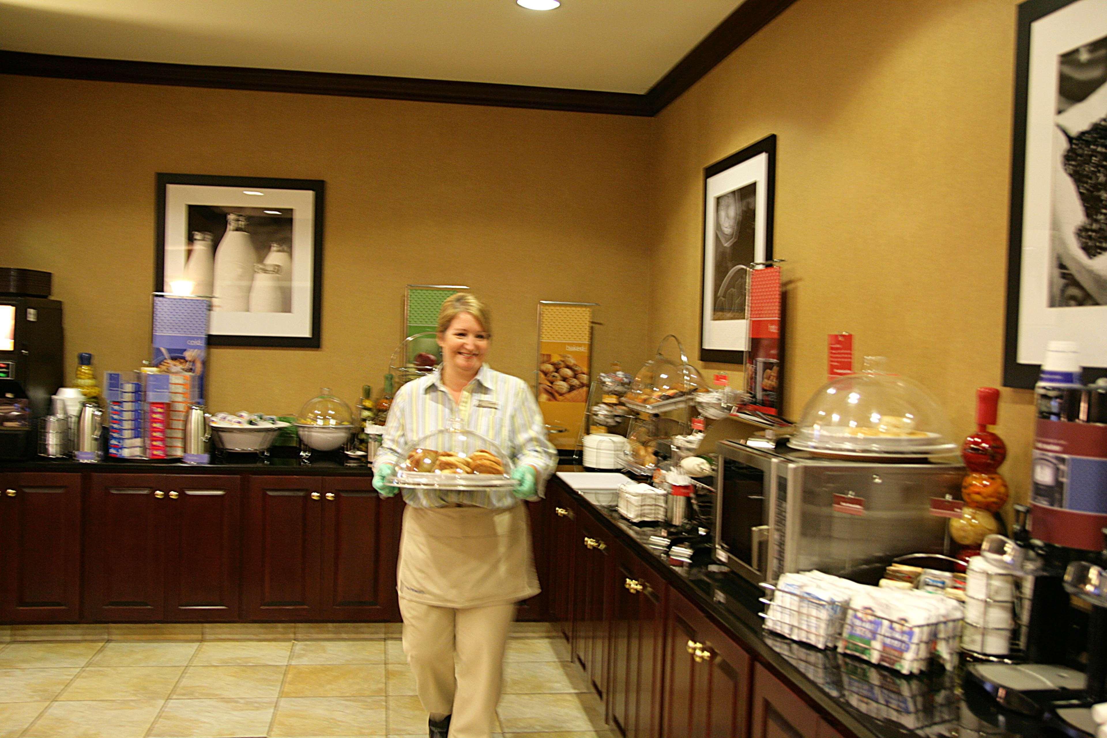 Hampton Inn Stow Ресторан фото