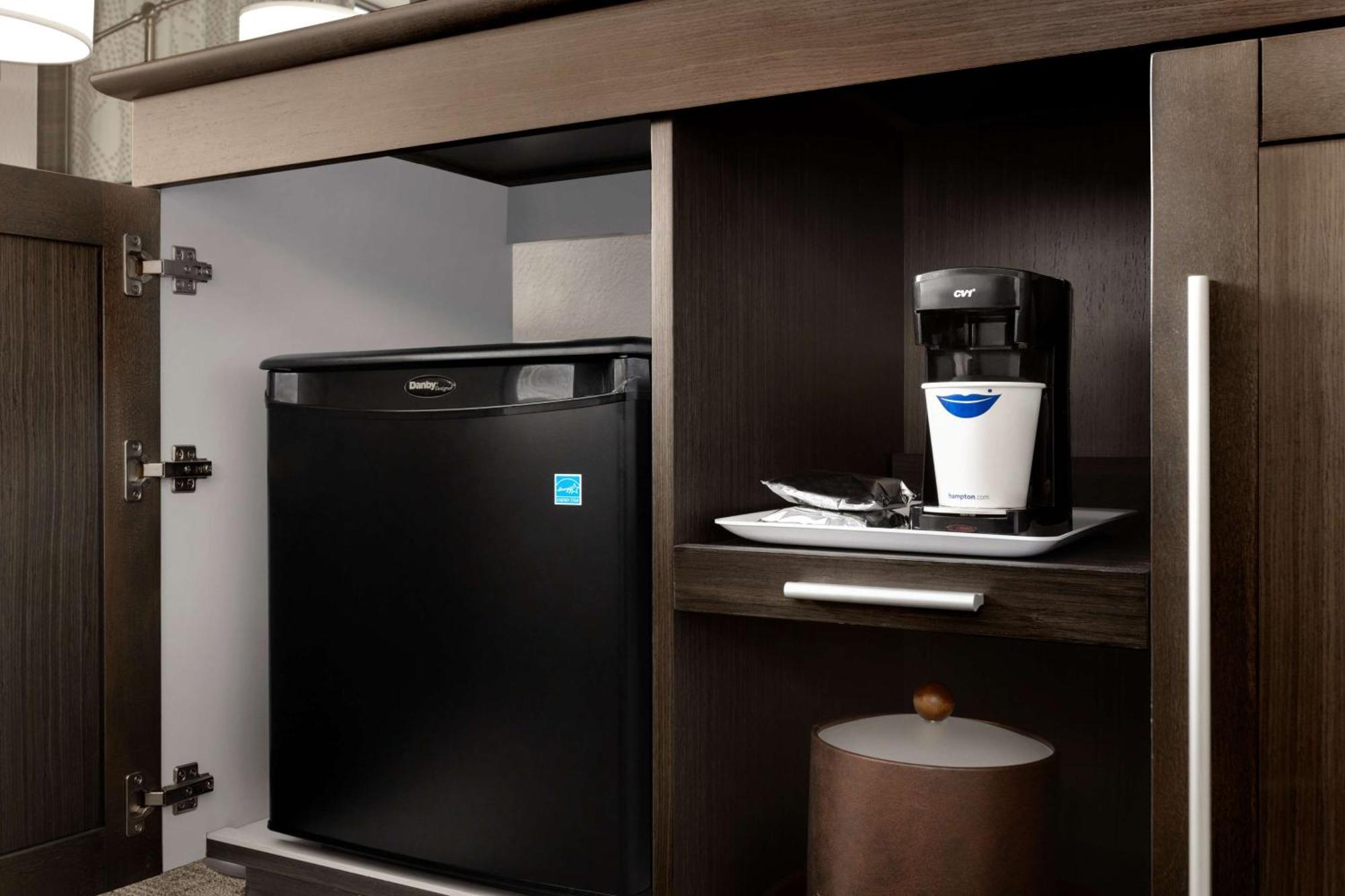 Hampton Inn Stow Экстерьер фото