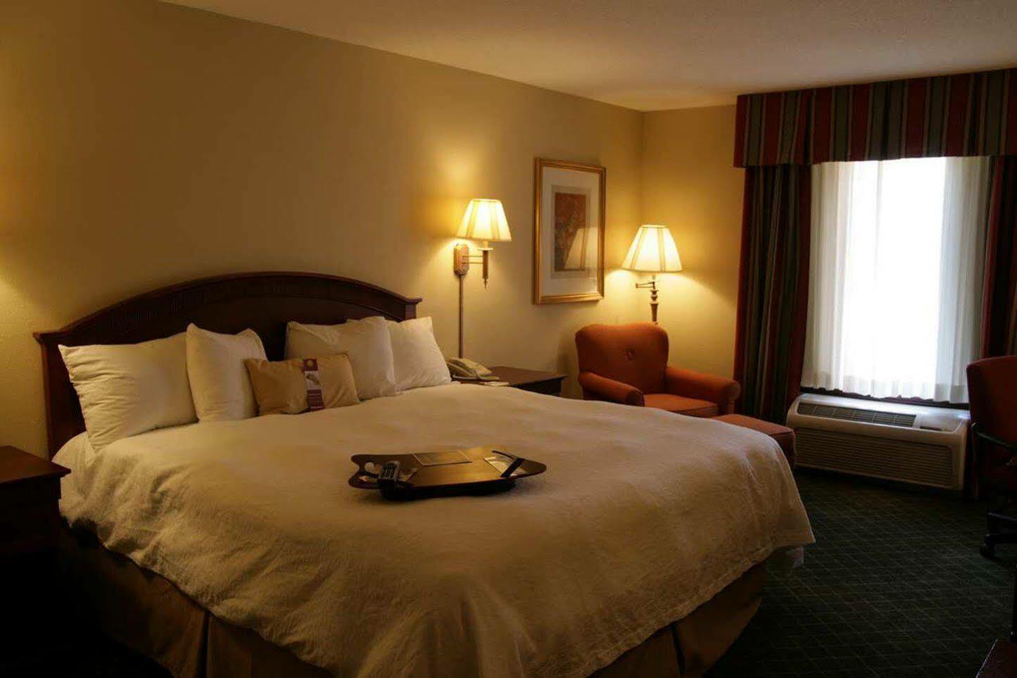 Hampton Inn Stow Экстерьер фото