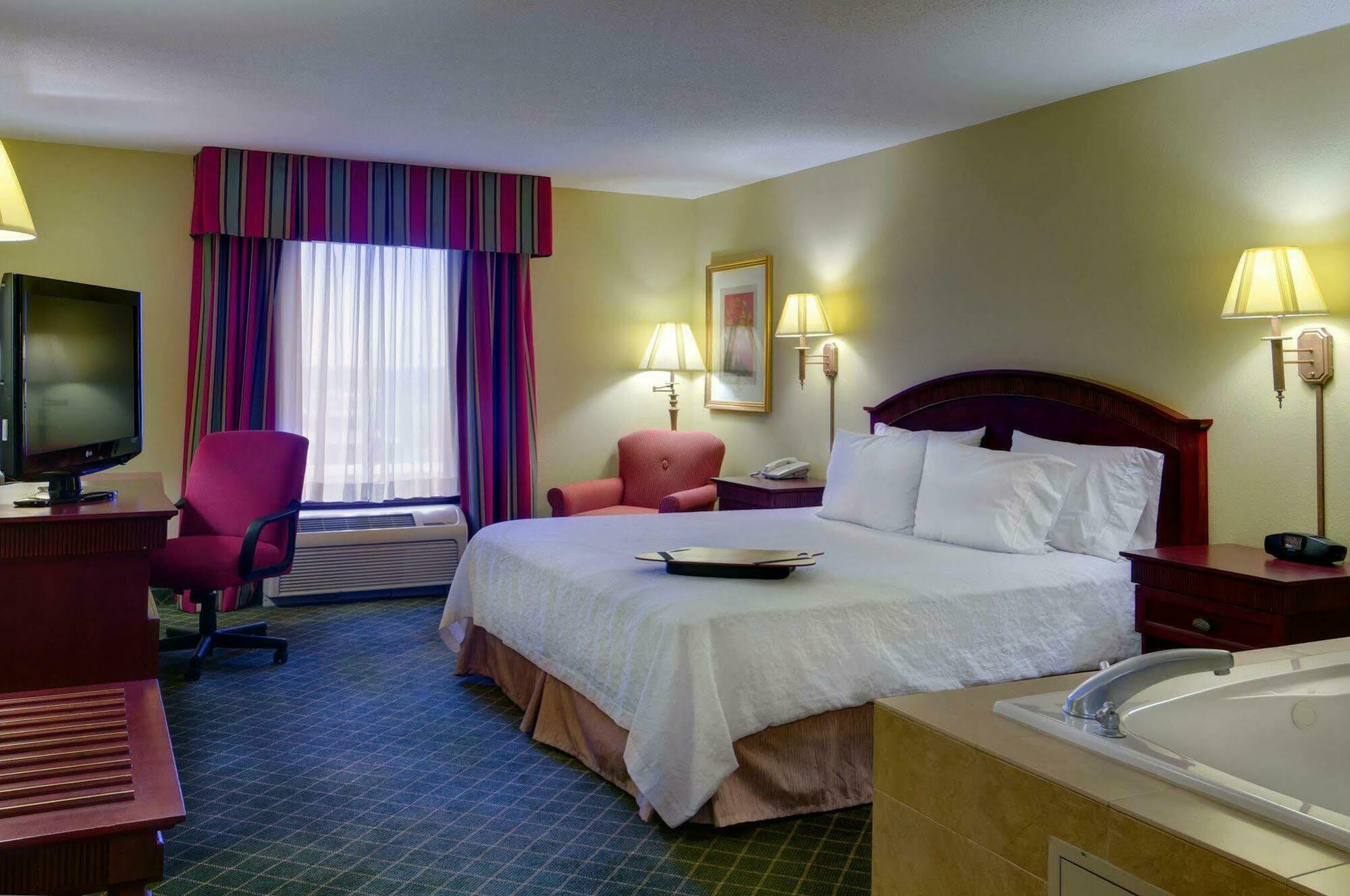 Hampton Inn Stow Экстерьер фото