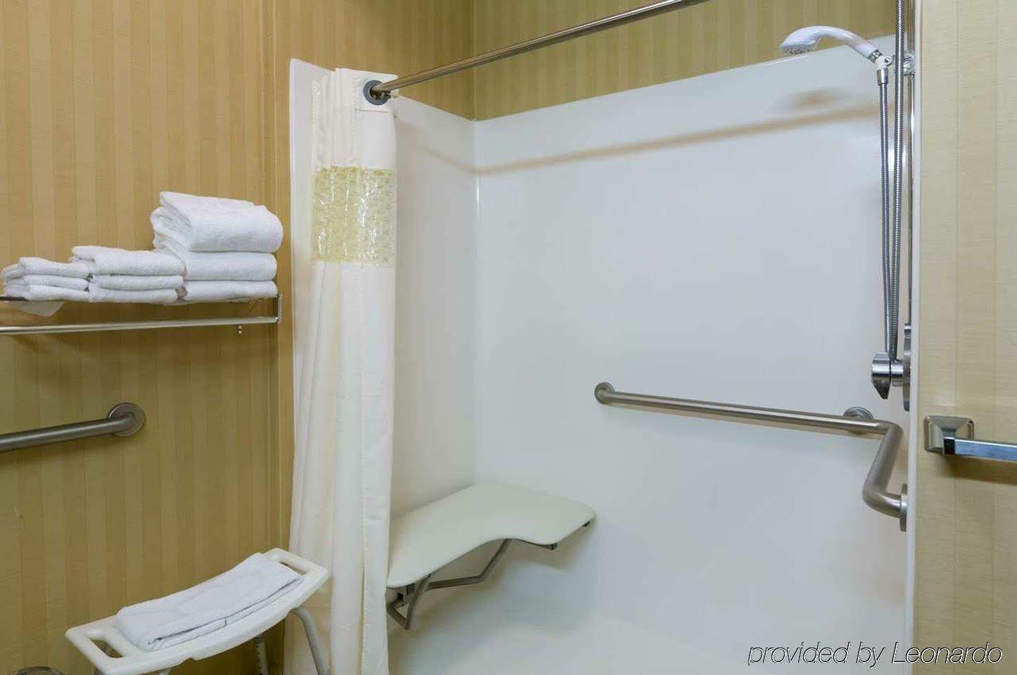 Hampton Inn Stow Экстерьер фото
